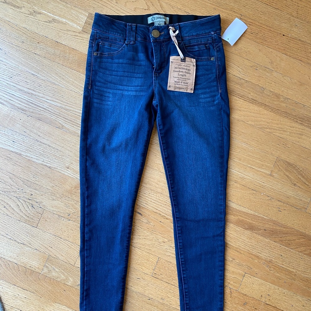 NWT Democracy Ankle Length Jeans - Size 4